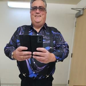 Meet your Posher, Max